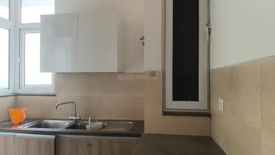 Kitchen Image of 2200 Sq.ft 3 BHK Apartment / Flat for rent in Puri Emerald Bay, Sector 104 Gurgaon for Rs. 67000