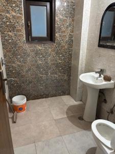 Bathroom Image of 710 Sq.ft 2 BHK Apartment / Flat for rent in Chhattarpur New Delhi for Rs. 20000