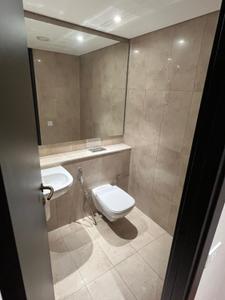 Bathroom Image of 2850 Sq.ft 3.5 BHK Apartment / Flat for sale in Panchshil Towers, Kharadi Pune for Rs. 44200000