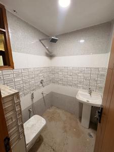 Bathroom Image of 900 Sq.ft 3 BHK Apartment / Flat for sale in Pul Prahlad Pur New Delhi for Rs. 6200000
