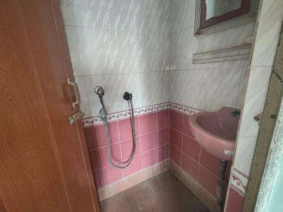 Bathroom Image of 1230 Sq.ft 3 BHK Apartment / Flat for sale in Purbalok Kolkata for Rs. 5000000