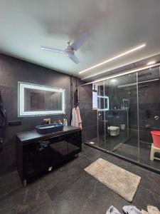 Bathroom Image of 3825 Sq.ft 4 BHK Apartment / Flat for sale in Science City Ahmedabad for Rs. 42500000