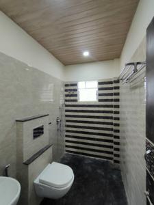 Bathroom Image of 1500 Sq.ft 1 BHK Independent House for rent in Manish Nagar Nagpur for Rs. 20000