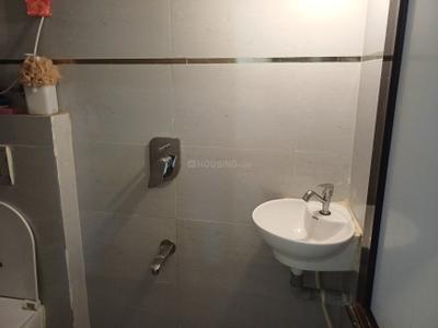 Bathroom Image of 250 Sq.ft 1 RK Apartment / Flat for rent in Powai Mumbai for Rs. 35000
