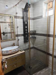 Bathroom Image of 2700 Sq.ft 7 BHK Duplex for sale in Ashok Vihar New Delhi for Rs. 59800000