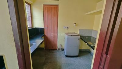 Bathroom Image of 1000 Sq.ft 2 BHK Builder Floor for rent in Payyambalam Kannur for Rs. 20000