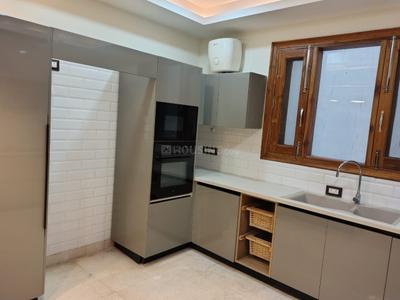 Kitchen Image of 2000 Sq.ft 4 BHK Builder Floor for rent in Ansal Esencia Sector 67, Sector 67 Gurgaon for Rs. 63000