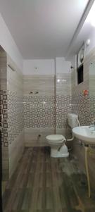 Bathroom Image of 900 Sq.ft 2 BHK Apartment / Flat for rent in Mahmoorganj Varanasi for Rs. 14000
