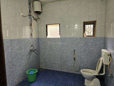 Bathroom Image of 3000 Sq.ft 4.5 BHK Independent House for rent in Sanquelim Goa for Rs. 40000