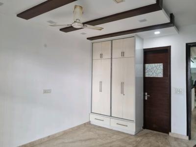 Bedroom Image of 4190 Sq.ft 4 BHK Builder Floor for rent in Janakpuri New Delhi for Rs. 80000