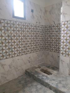Common Bathroom Image of 450 Sq.ft 2 BHK Builder Floor for rent in New Ashok Nagar New Delhi for Rs. 25000
