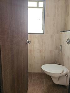 Common Bathroom Two Image of 650 Sq.ft 1.5 BHK Apartment / Flat for rent in VTP Purvanchal, Kesnand Pune for Rs. 15000