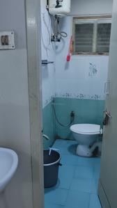 Bathroom Image of 800 Sq.ft 2 BHK Apartment / Flat for rent in Velachery Chennai for Rs. 27000
