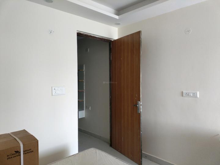 Shivi Inexpensive Studio - Image 4