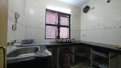 Kitchen Image of 400 Sq.ft 1 BHK Apartment / Flat for rent in Pitampura New Delhi for Rs. 17000