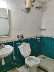 Common Bathroom Image of 981 Sq.ft 2 BHK Apartment / Flat for sale in Nirmal City Of Joy, Mulund West Mumbai for Rs. 18500000
