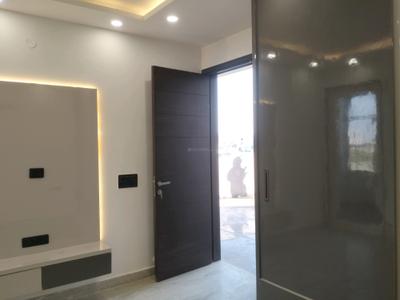 Bedroom Image of 2100 Sq.ft 5 BHK Builder Floor for sale in Mukherjee Nagar New Delhi for Rs. 29000000