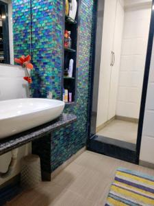 Bathroom Image of 2160 Sq.ft 3 BHK Apartment / Flat for sale in Matunga East Mumbai for Rs. 80000000