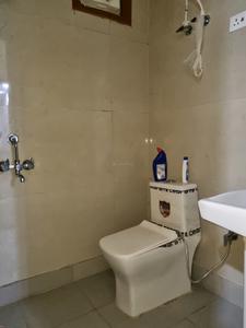Common Bathroom Image of 630 Sq.ft 2 BHK Builder Floor for rent in Dwarka Mor New Delhi for Rs. 23500