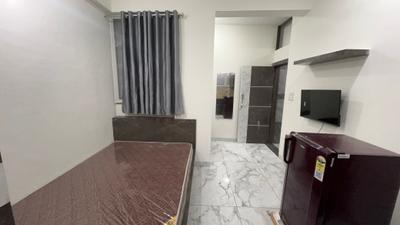 Bedroom Image of 1500 Sq.ft 1 RK Independent House for rent in L I G Colony Indore for Rs. 14000