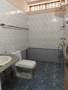 Bathroom Image of 1900 Sq.ft 3 BHK Apartment / Flat for rent in The Nest Apartments, Malleswaram Bengaluru for Rs. 60000