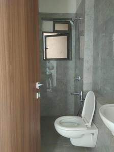 Common Bathroom Image of 800 Sq.ft 2 BHK Apartment / Flat for sale in Sheth Auris Bliss, Malad West Mumbai for Rs. 19000000