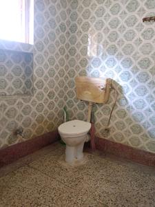 Common Bathroom Image of 800 Sq.ft 2 BHK Builder Floor for rent in Jodhpur Park Kolkata for Rs. 13000