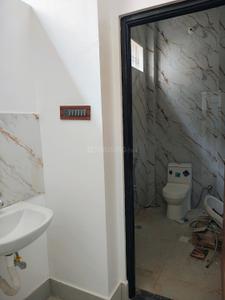 Bathroom Image of 1800 Sq.ft 3 BHK Builder Floor for rent in Chandralok Lucknow for Rs. 70000