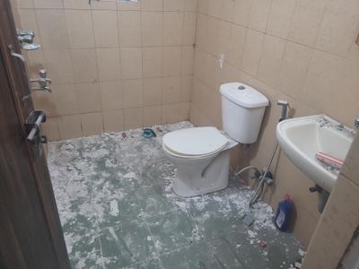 Image of 1300 Sq.ft 2 BHK Apartment / Flat for rent in Sector 5 Dwarka, New Delhi for Rs. 32000