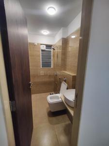 Bathroom Image of 918 Sq.ft 3 BHK Apartment / Flat for sale in Platinum Life, Andheri West Mumbai for Rs. 29000000