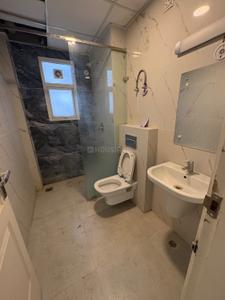 Bathroom Image of 1680 Sq.ft 3 BHK Apartment / Flat for rent in Omaxe The Palace, Gomti Nagar Lucknow for Rs. 33000