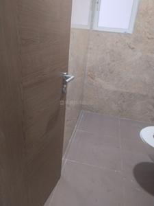 Bathroom Image of 700 Sq.ft 2 BHK Apartment / Flat for sale in Satra One, Goregaon West Mumbai for Rs. 17000000