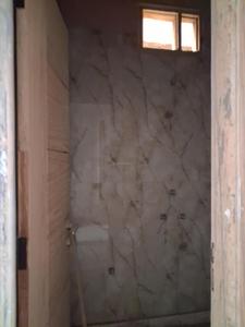 Common Bathroom Image of 1100 Sq.ft 2 BHK Apartment / Flat for rent in Skyline Dev Infra, Sector 49 Noida for Rs. 24000