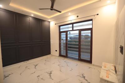 Bedroom Image of 2400 Sq.ft 3 BHK Independent House for rent in Aman Vihar Dehradun for Rs. 40000