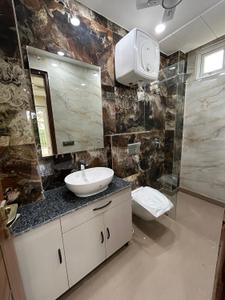Bathroom Image of 2000 Sq.ft 4 BHK Builder Floor for rent in RWA Chittaranjan Park Block B, Chittaranjan Park New Delhi for Rs. 145000