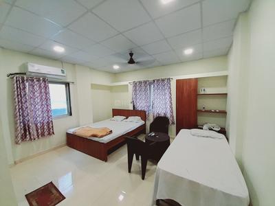 Bedroom Image of VAIDIC BOYS HOSTEL in Dhankawadi, Pune