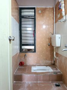 Common Bathroom Image of 522 Sq.ft 1 BHK Apartment / Flat for rent in Raunak Unnathi Woods, Kasarvadavali Thane for Rs. 16000
