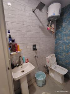 Bathroom Image of 150 Sq.ft 1 RK Builder Floor for rent in Uttam Nagar New Delhi for Rs. 12000