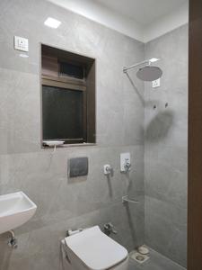 Common Bathroom Image of 600 Sq.ft 1 BHK Apartment / Flat for sale in Thane West Thane for Rs. 12600000