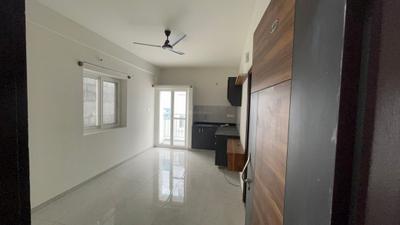 Living Room Image of 650 Sq.ft 1 BHK Apartment / Flat for rent in Whitefield Bengaluru for Rs. 24000