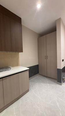 Kitchen Image of 1500 Sq.ft 1 BHK Builder Floor for rent in DLF Phase 1 Gurgaon for Rs. 35000