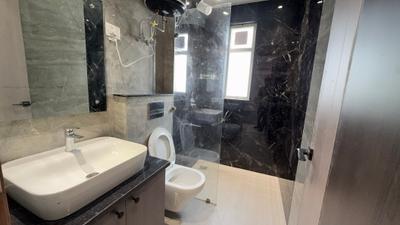 Bathroom Image of 350 Sq.ft 1 RK Apartment / Flat for rent in Sector 30 Gurgaon for Rs. 26000