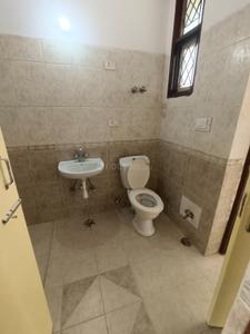 Bathroom Image of 1400 Sq.ft 3 BHK Builder Floor for rent in Parsvnath Prerna, Tajganj Agra for Rs. 16000