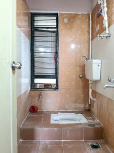 Common Bathroom Image of 600 Sq.ft 1 BHK Apartment / Flat for rent in Cosmos Empress Park, Kasarvadavali Thane for Rs. 17000