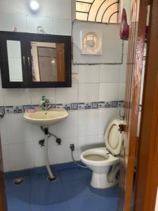Bathroom Image of 1150 Sq.ft 2 BHK Apartment / Flat for sale in Ivory Tower, Vasundhara Ghaziabad for Rs. 8600000