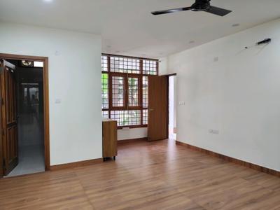 Bedroom Image of 2300 Sq.ft 3 BHK Apartment / Flat for rent in DDA Flats Vasant Kunj, Vasant Kunj New Delhi for Rs. 100000