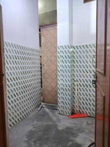 Common Bathroom Two Image of 700 Sq.ft 2 BHK Builder Floor for rent in Begumpur New Delhi for Rs. 27000
