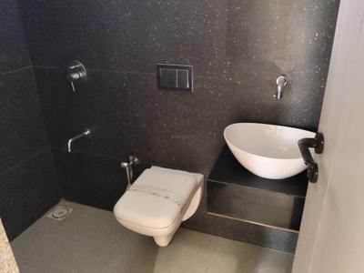 Common Bathroom Image of 1150 Sq.ft 2 BHK Apartment / Flat for rent in Godrej Green Glades, Jagatpur Ahmedabad for Rs. 22500