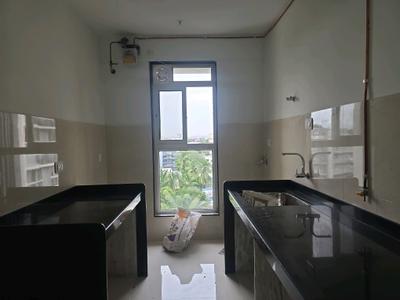 Kitchen Image of 950 Sq.ft 2.5 BHK Apartment / Flat for rent in Vaastu Omkar, Vile Parle East Mumbai for Rs. 90000