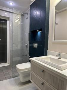 Bathroom Image of 2300 Sq.ft 4 BHK Apartment / Flat for sale in Hiranandani Gardens Octavius, Powai Mumbai for Rs. 100000000